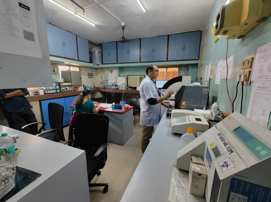 Medicare NABL-accredited pathology laboratory with diagnostic analyzers