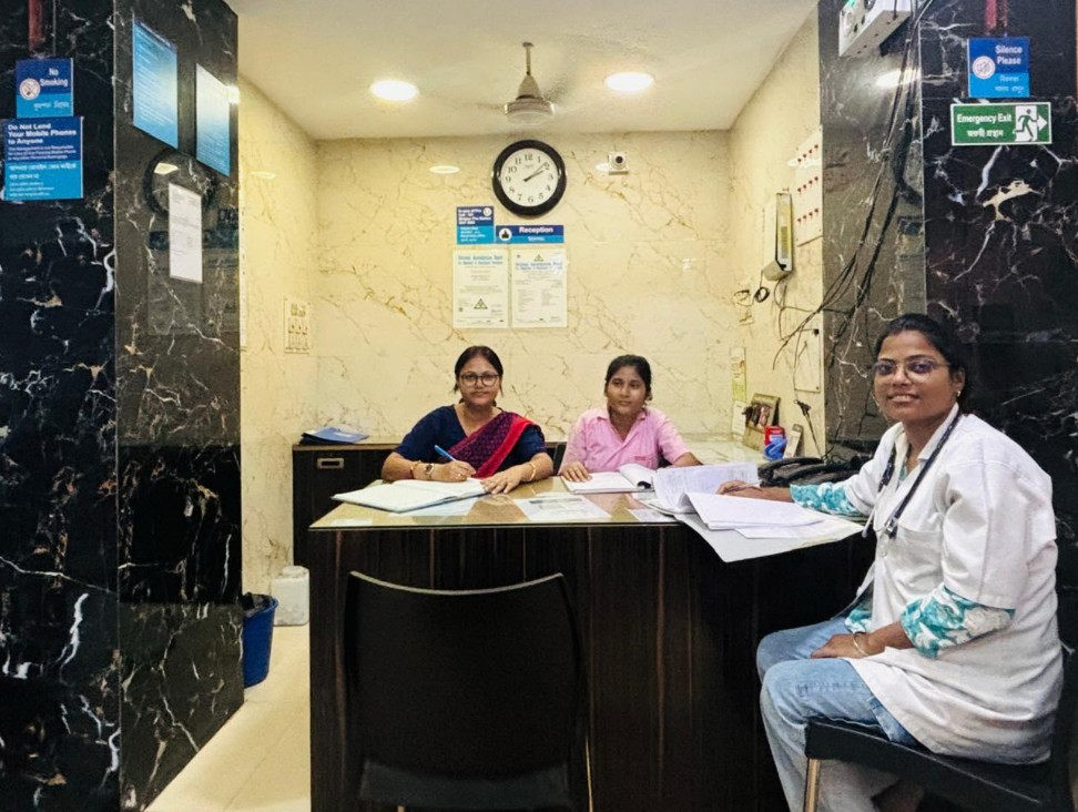 Medicare clinic reception — staff at the front desk
